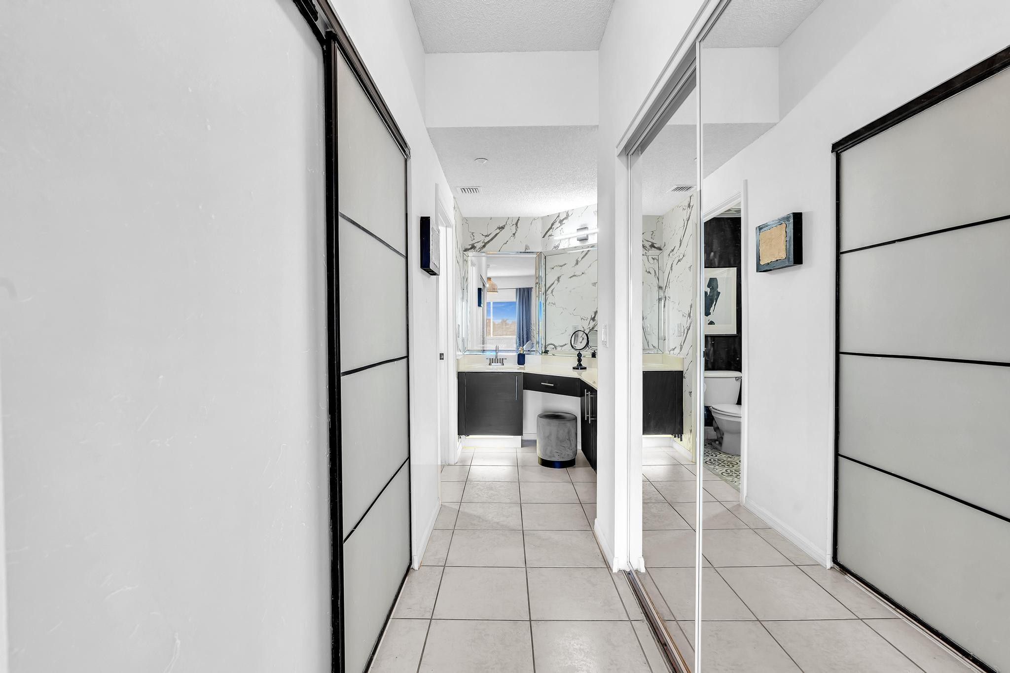 SOUTHAMPTON CONDOMINIUM J - Residential