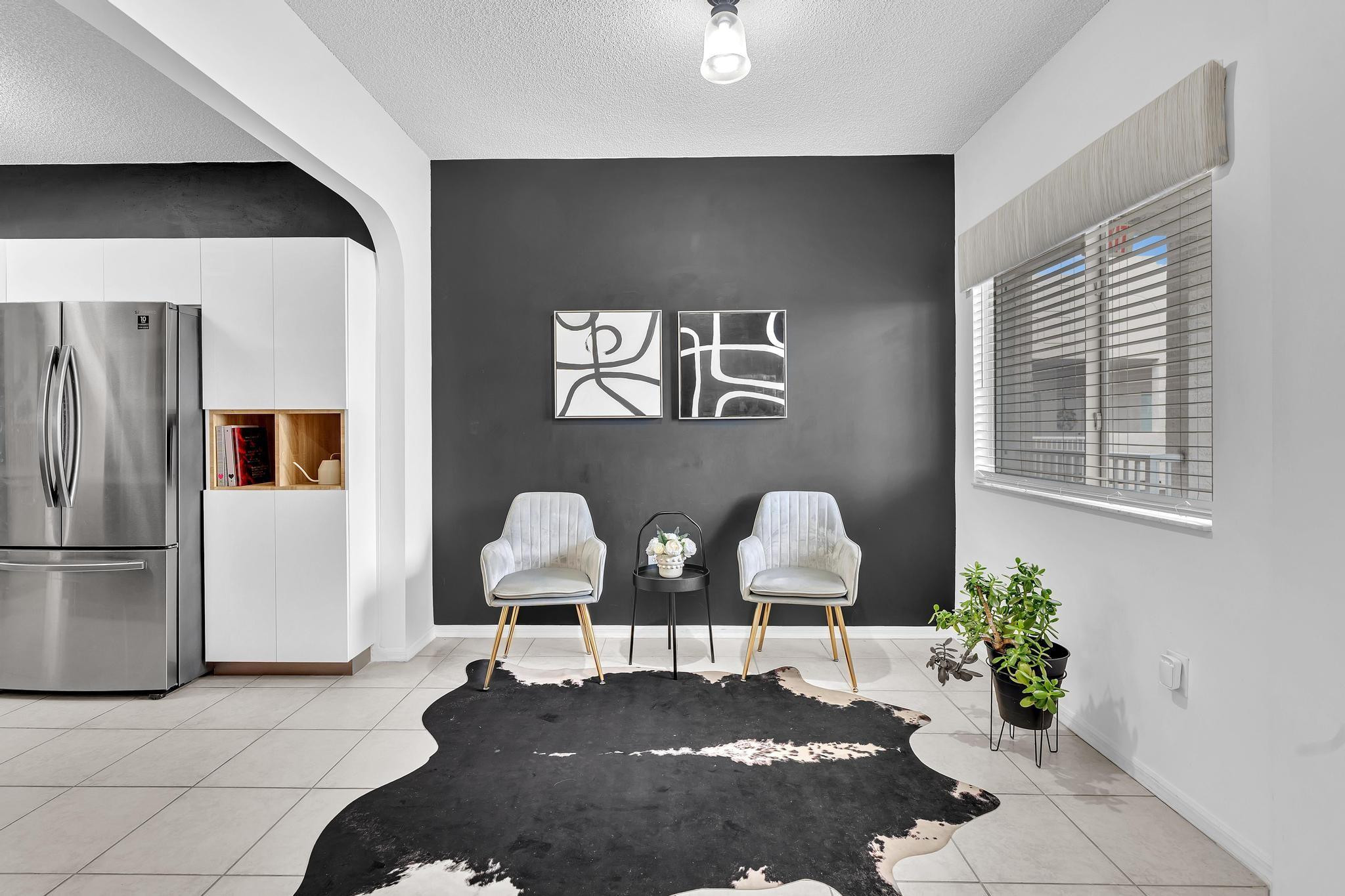 SOUTHAMPTON CONDOMINIUM J - Residential