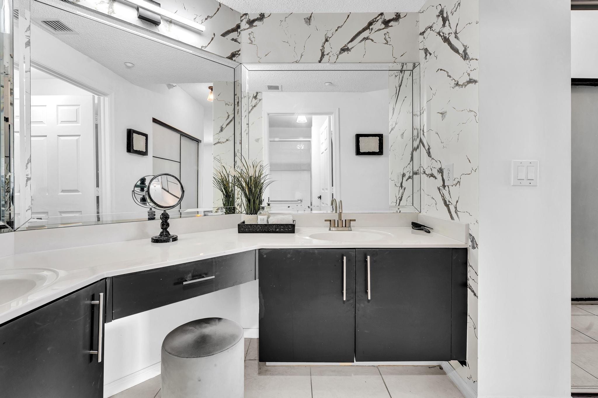 SOUTHAMPTON CONDOMINIUM J - Residential