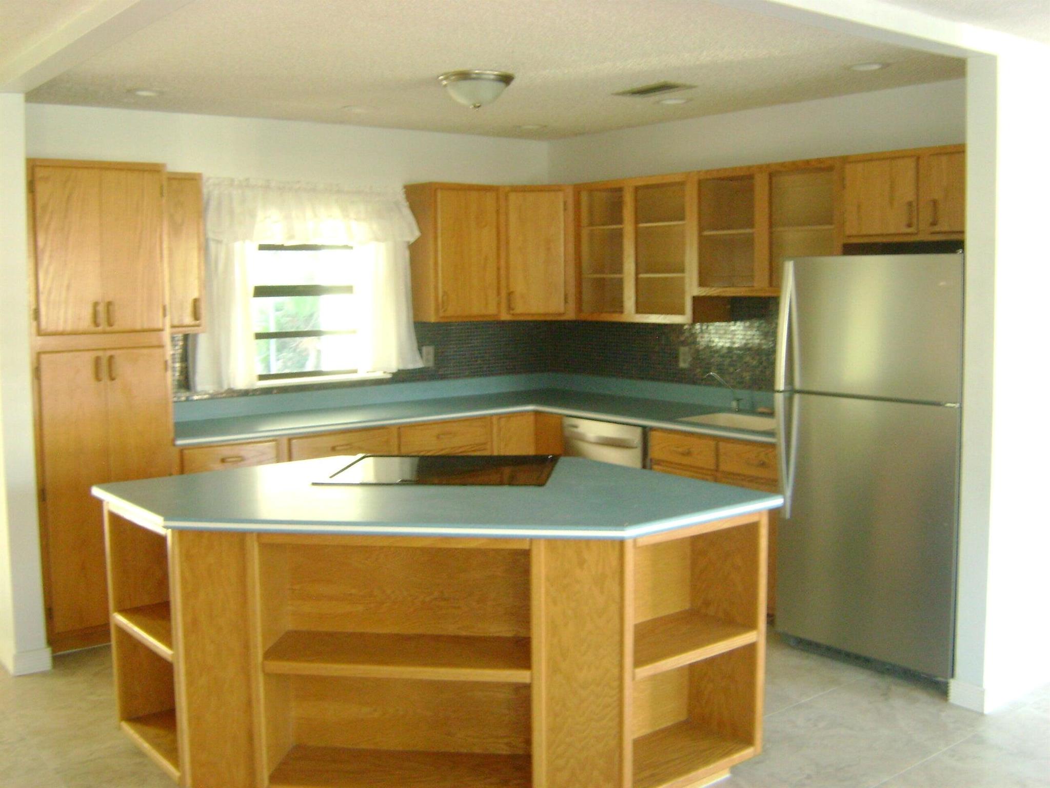 POINCIANA GARDENS - Residential Lease