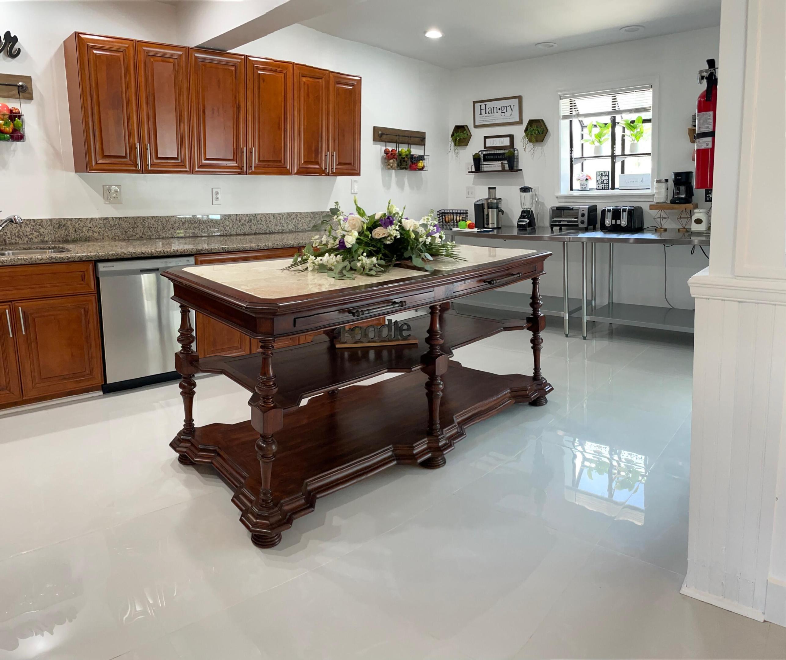 LAKE CLARKE MNR - Residential