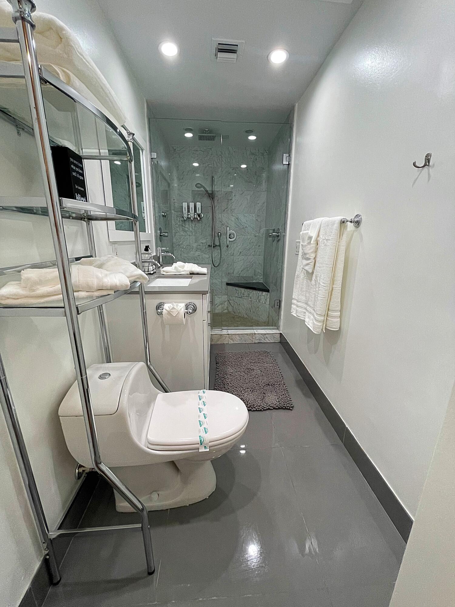 LAKE CLARKE MNR - Residential