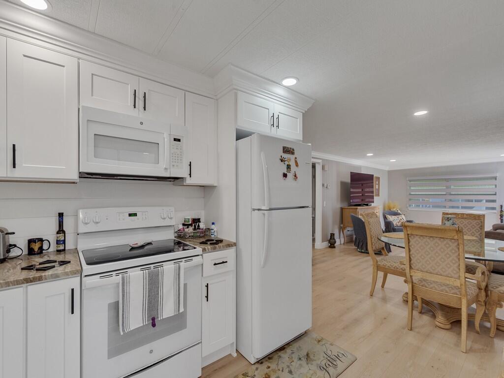 Pinelake Village - Residential