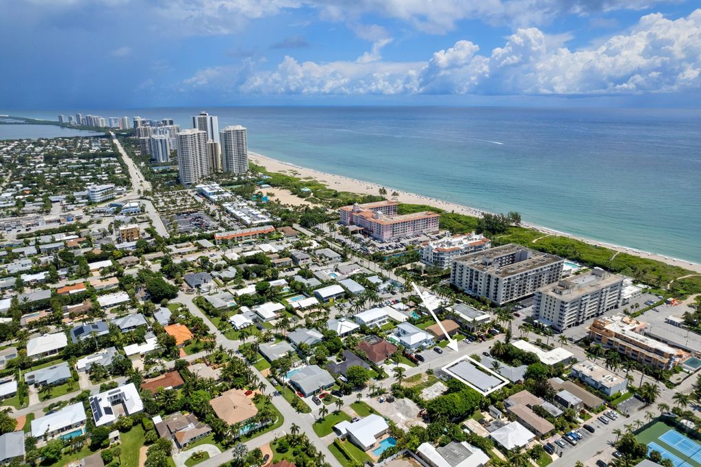 Photo of 114 Cascade Lane #4, Palm Beach Shores, FL 33404 (MLS # R10909999)