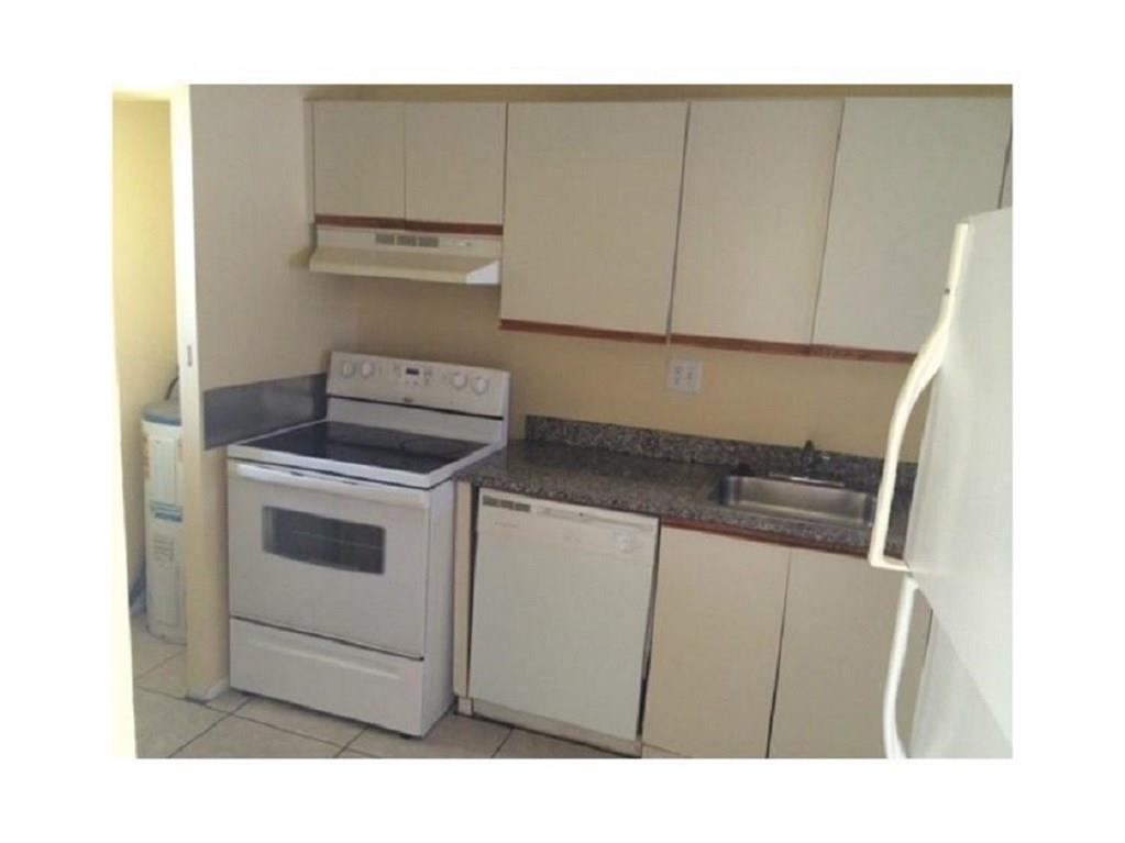 Versailles Gardens - Residential Lease