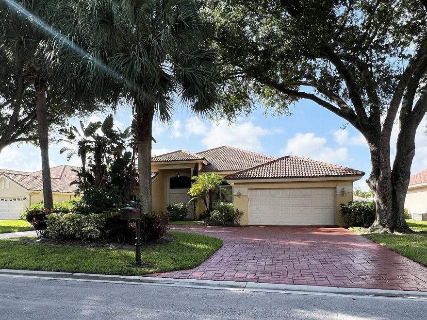 In very desirable Whittier Oaks. 4 bedroom 3 bath home with 3 way split bedroom plan. 2 zone ac, remodeled kitchen, bathrooms with top of the line granite and wood cabinetry. Entire house was gutted and remodeled in 2012. and more recent updates and upgrades. Recently remarcited and re tiled large pool. Tropical fenced backyard with beautiful view of the lake. Great breezes can be enjoyed will sitting in the large covered patio with new fans.. This house is great for families and entertaining. Yard is watered by the lake, which saves a lot of money on the water bill. Master suite has it's own ac unit for great efficiency. Newer AC units (within last couple of years). Very safe neighborhood with manned gate. Neighbors an amazing park.