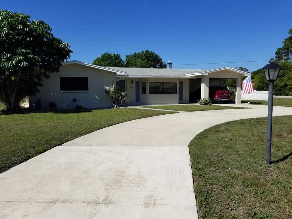 Photo of 5515 Killarney Avenue, Fort Pierce, FL 34951 (MLS # R10781797)