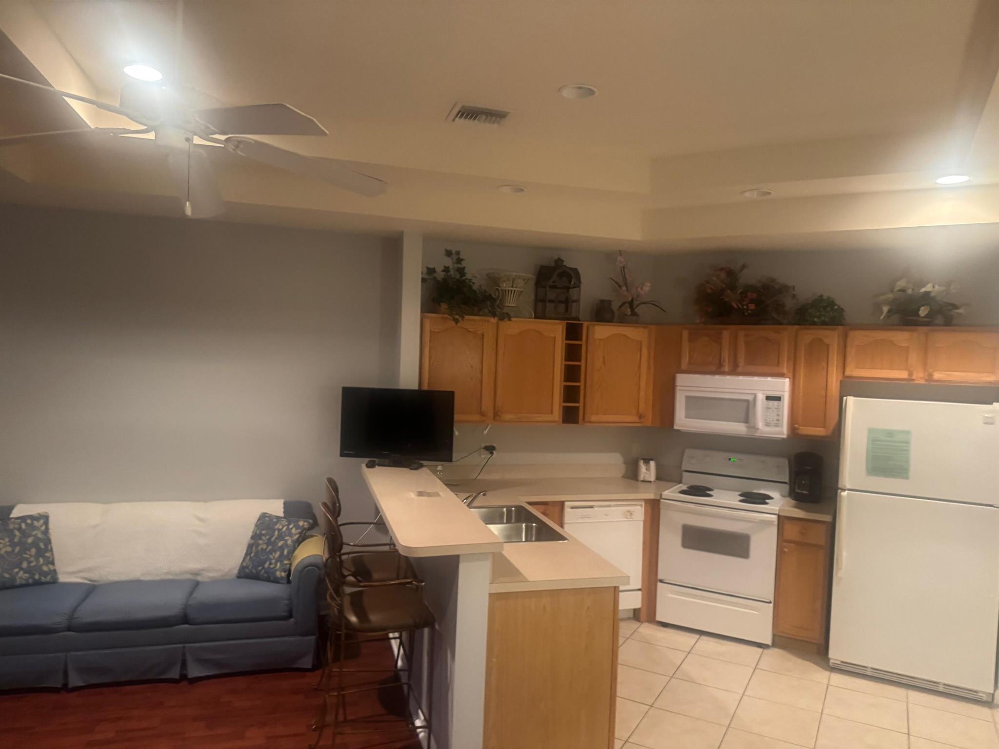 CASTLE PINES CONDOMINIUM - Residential