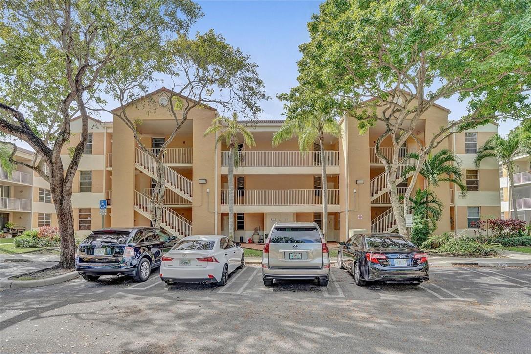 Incredible opportunity to own this gorgeous 2/2 condo in Coral Springs. The property features spacious floor plan 1,140 sq ft, tastefully upgraded kitchen with granite counters, hardwood cabinetry & laminate floors throughout the living areas. Located in top rated school district! Walk across the street to the park, minutes away from Coral Square mall, The Walk & all of the great restaurants & shopping that Coral Springs has to offer!