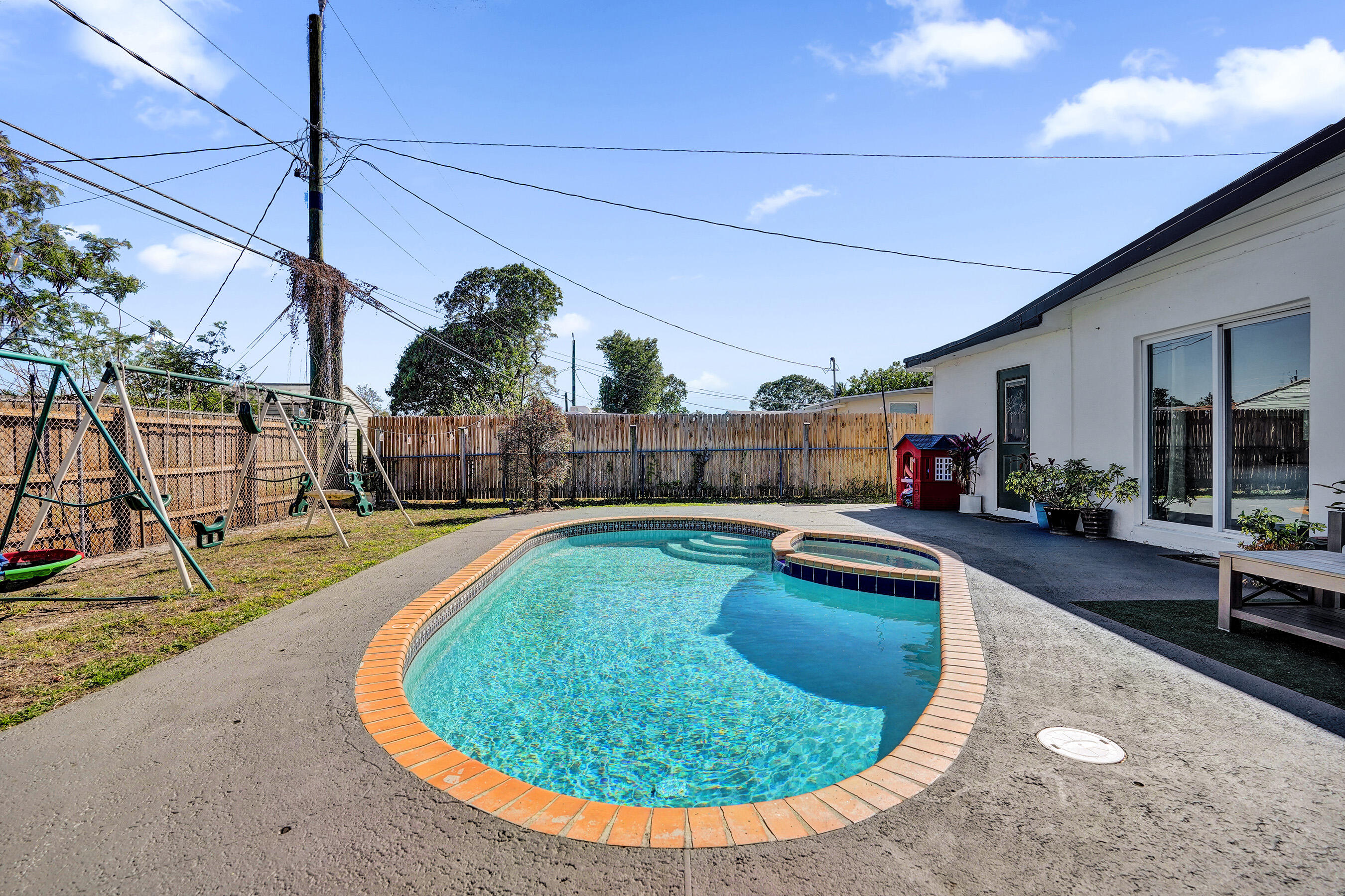 PALM SPRINGS VILLAGE 8 - Residential