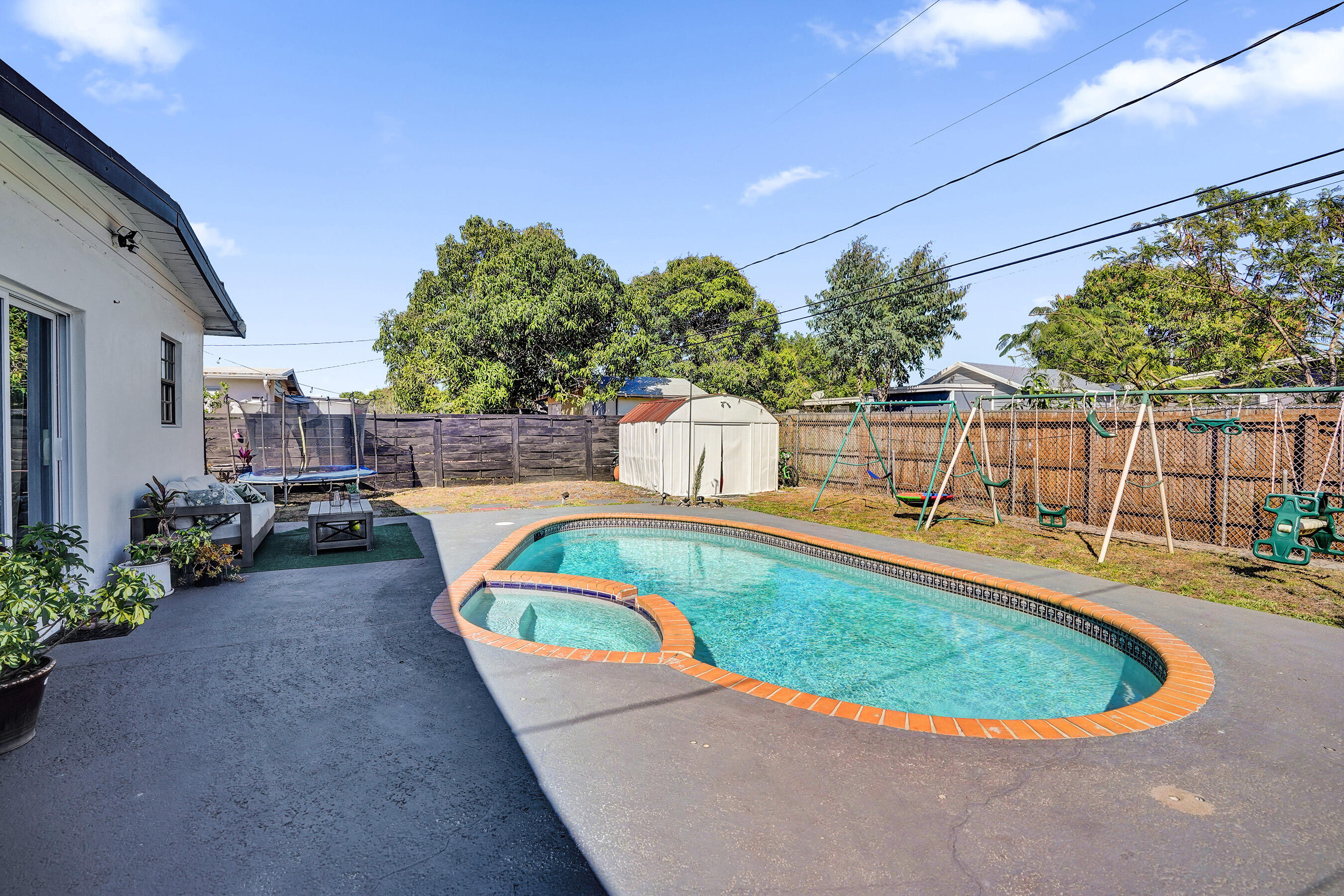 PALM SPRINGS VILLAGE 8 - Residential