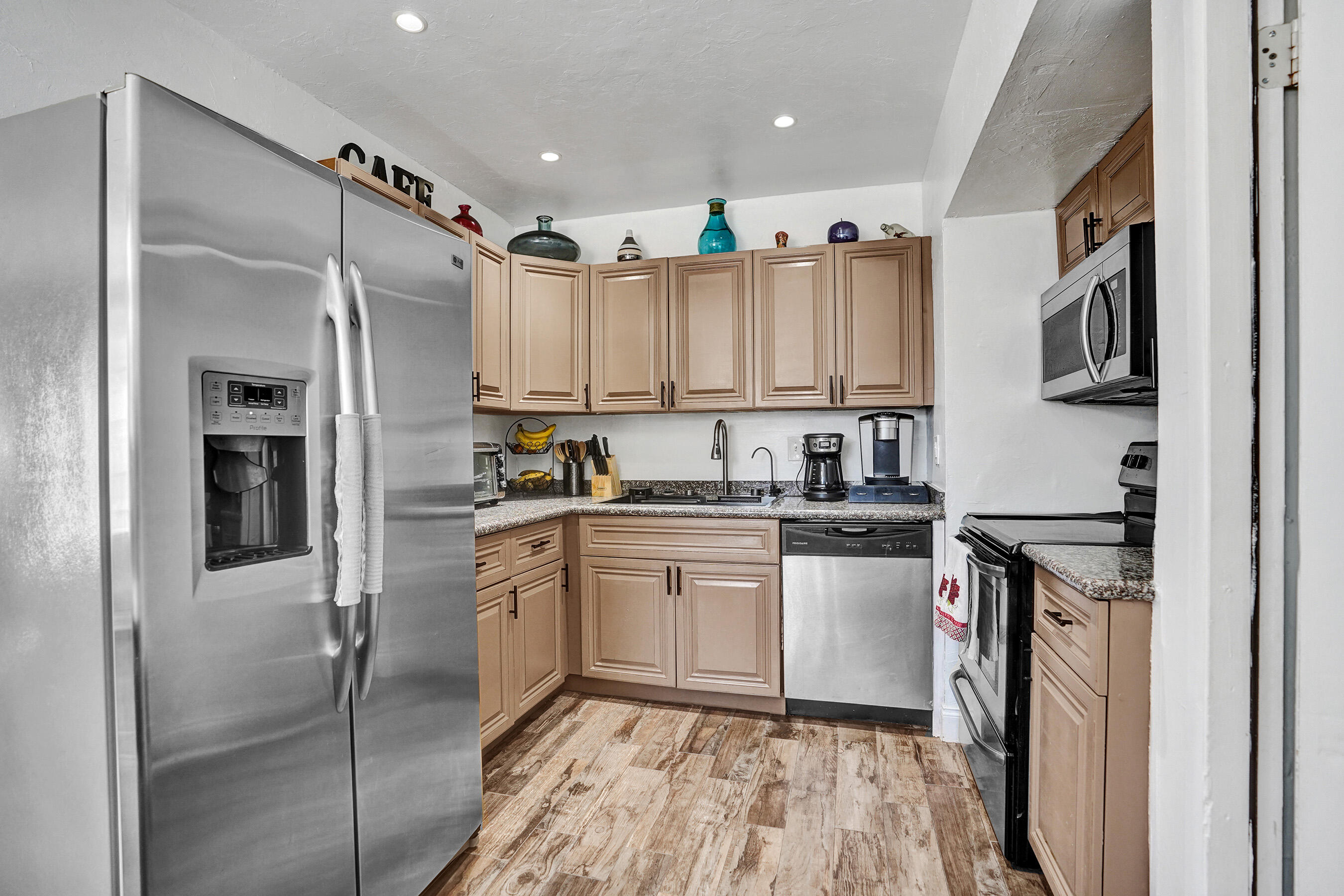 PALM SPRINGS VILLAGE 8 - Residential