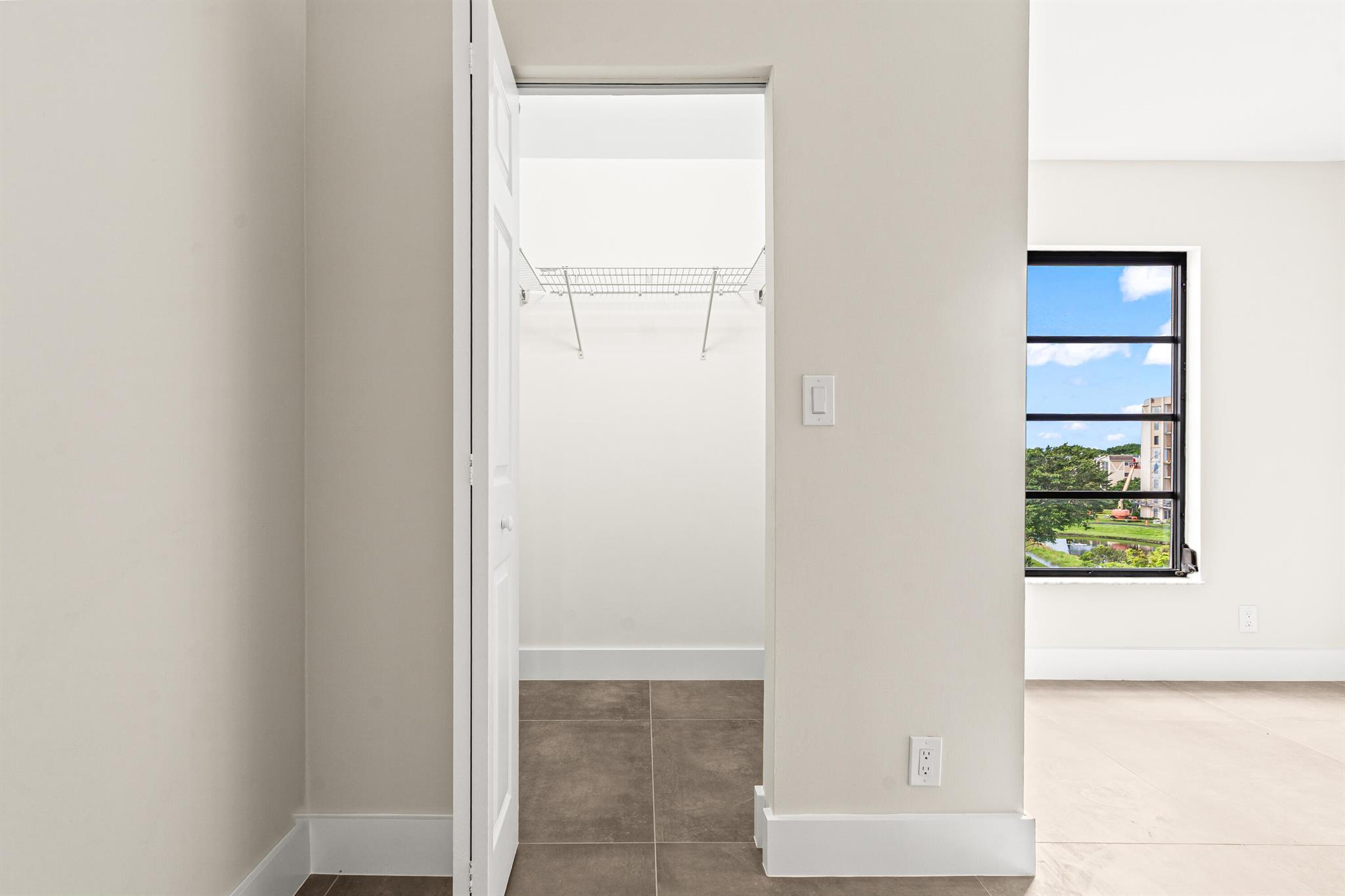 HUNTINGTON LAKES - Residential