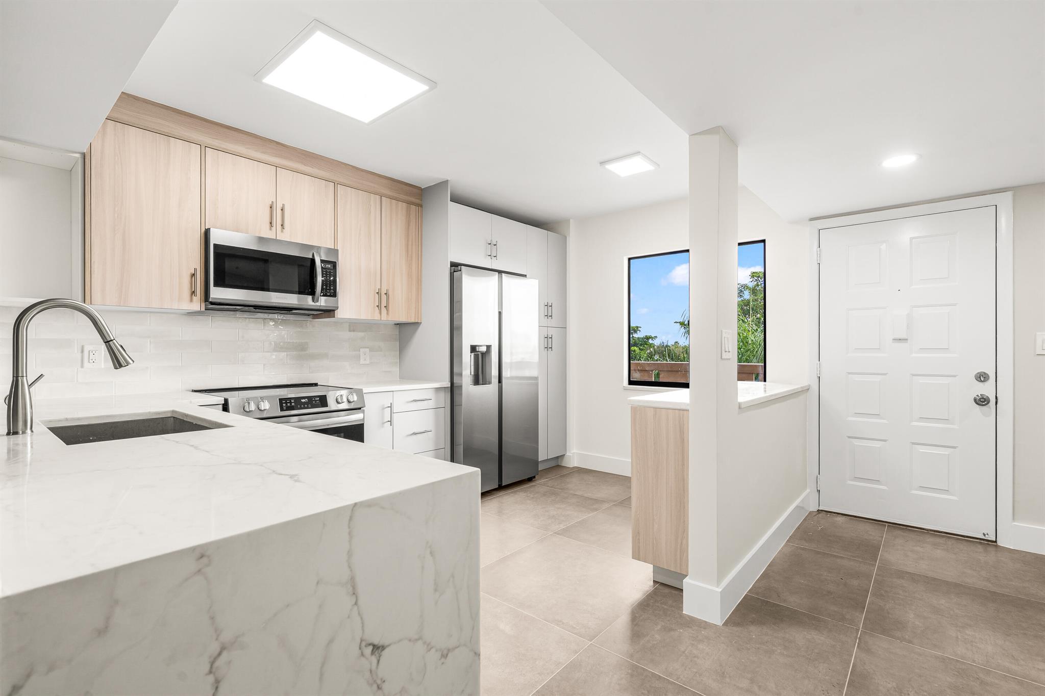 HUNTINGTON LAKES - Residential