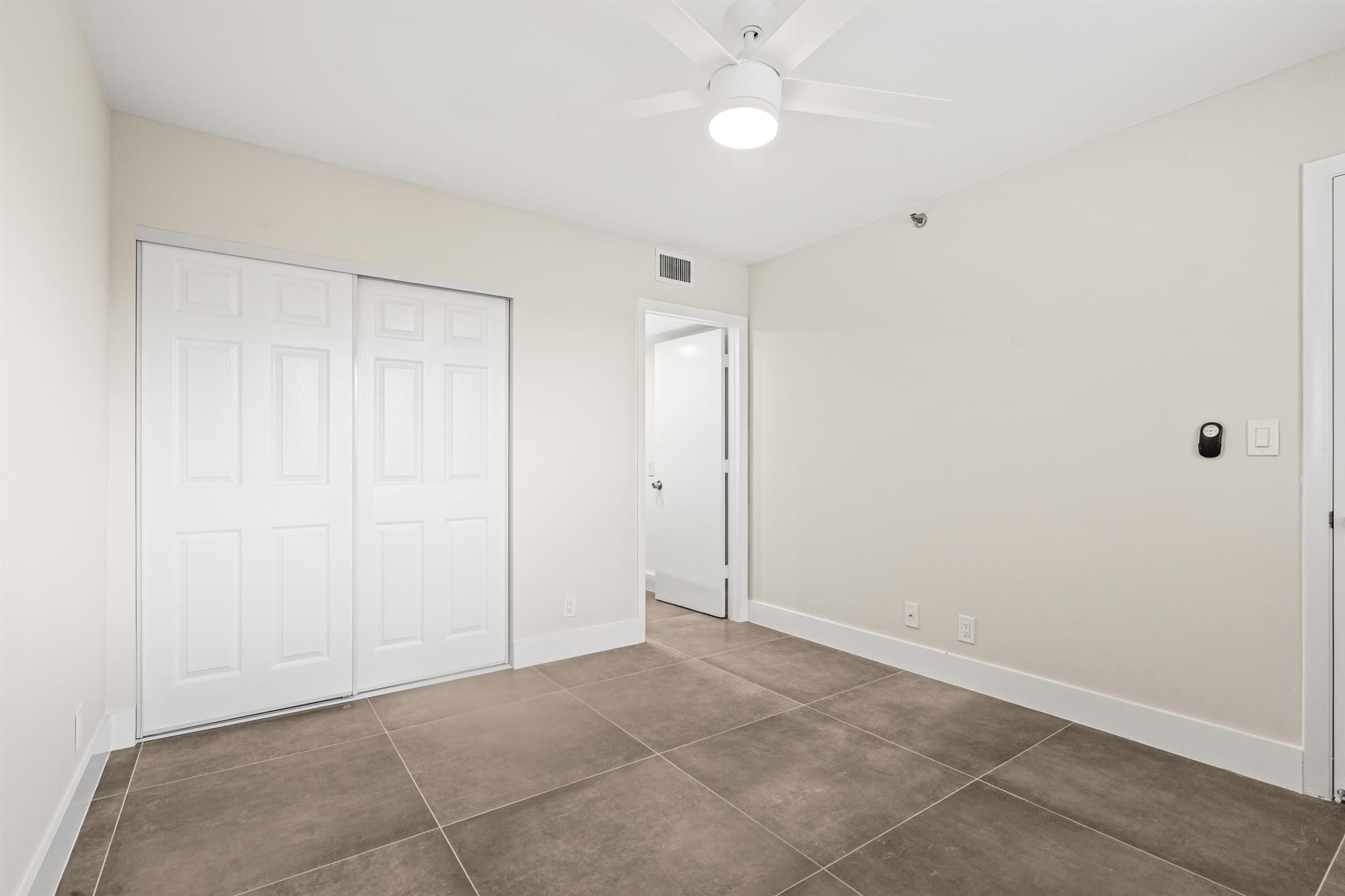 HUNTINGTON LAKES - Residential