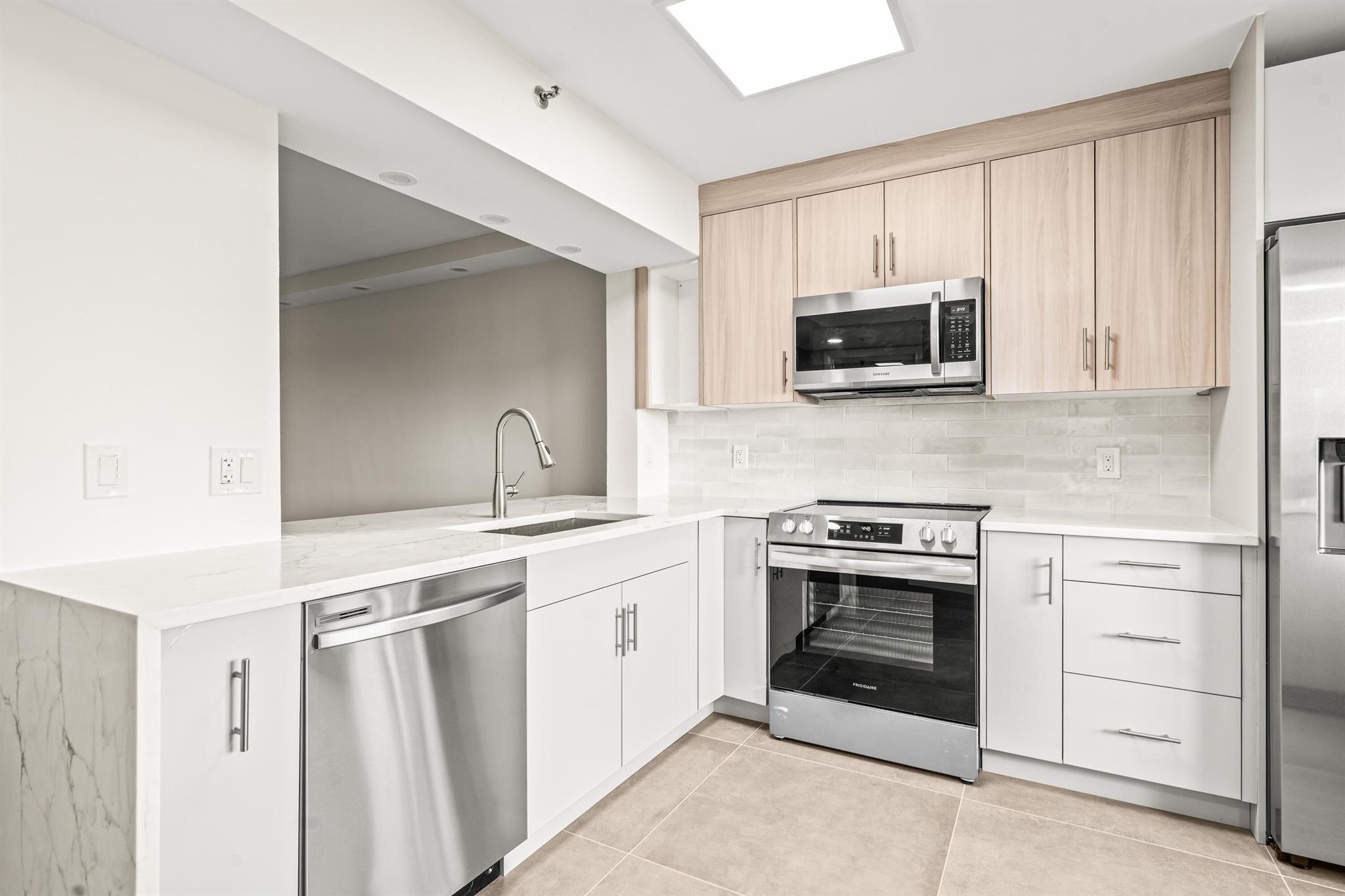 HUNTINGTON LAKES - Residential