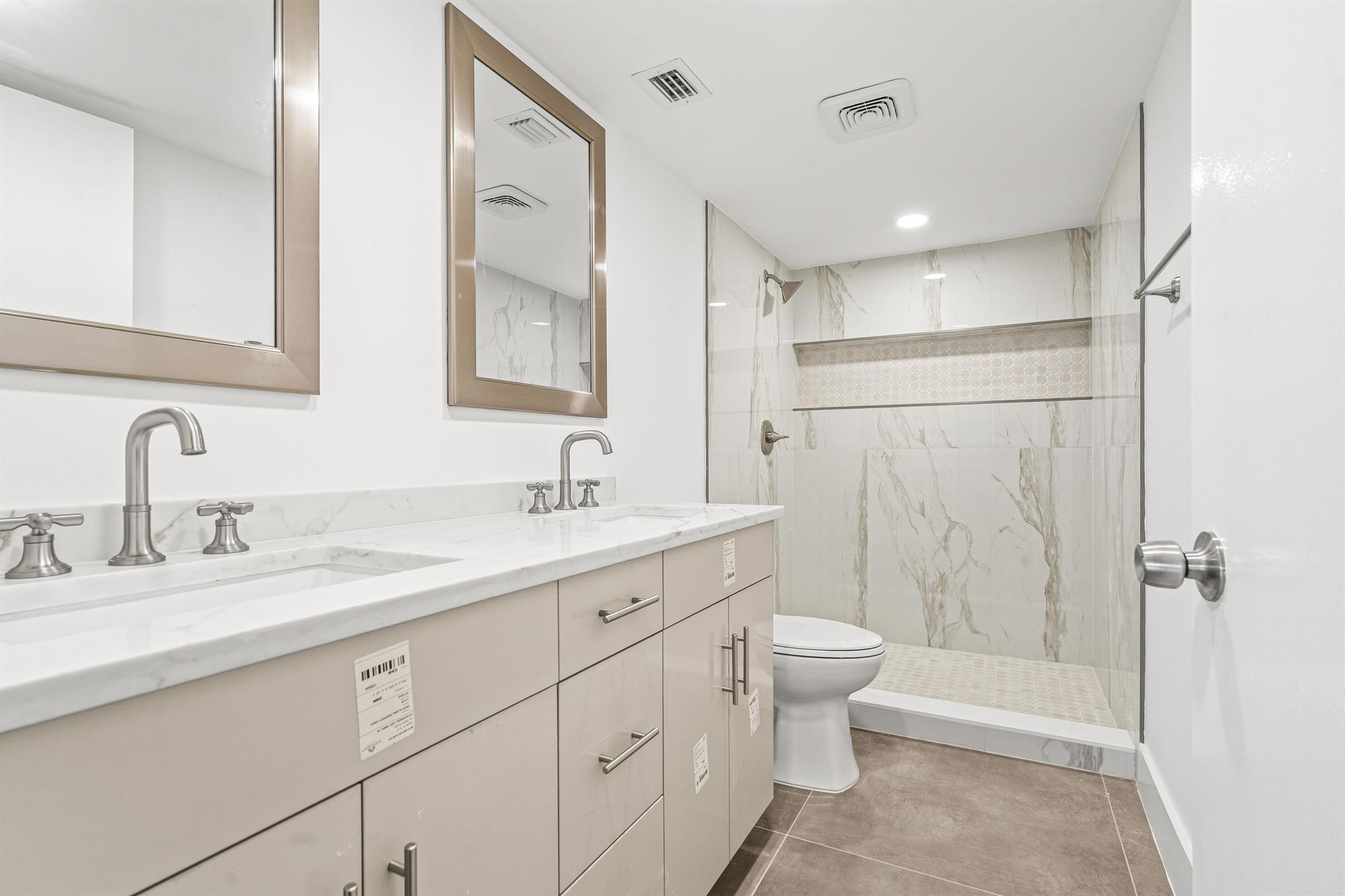 HUNTINGTON LAKES - Residential