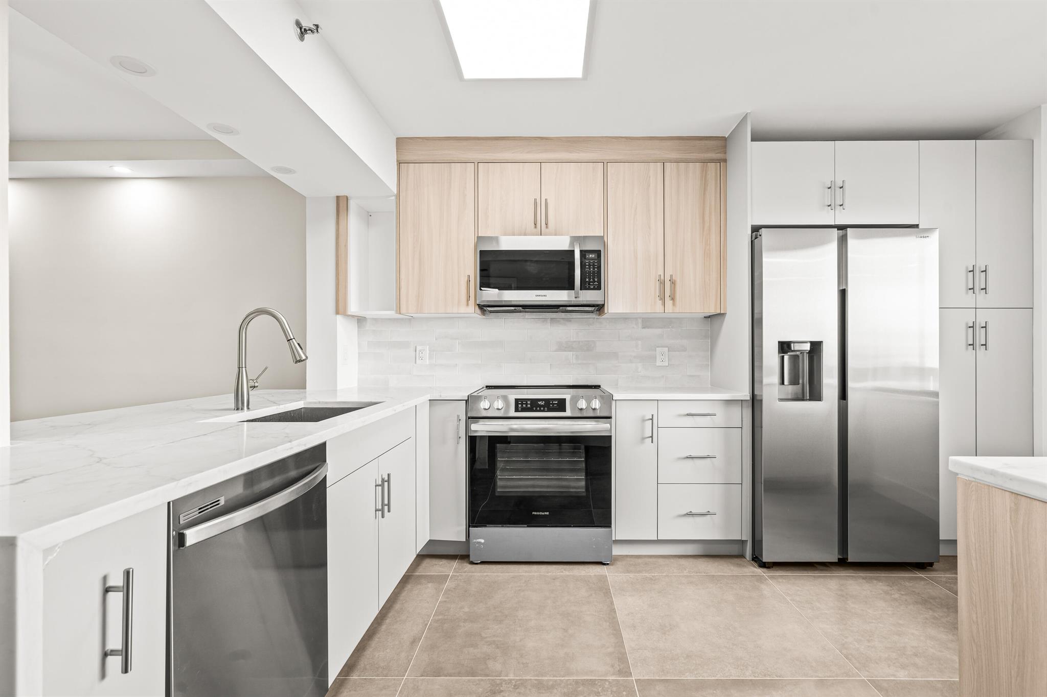 HUNTINGTON LAKES - Residential