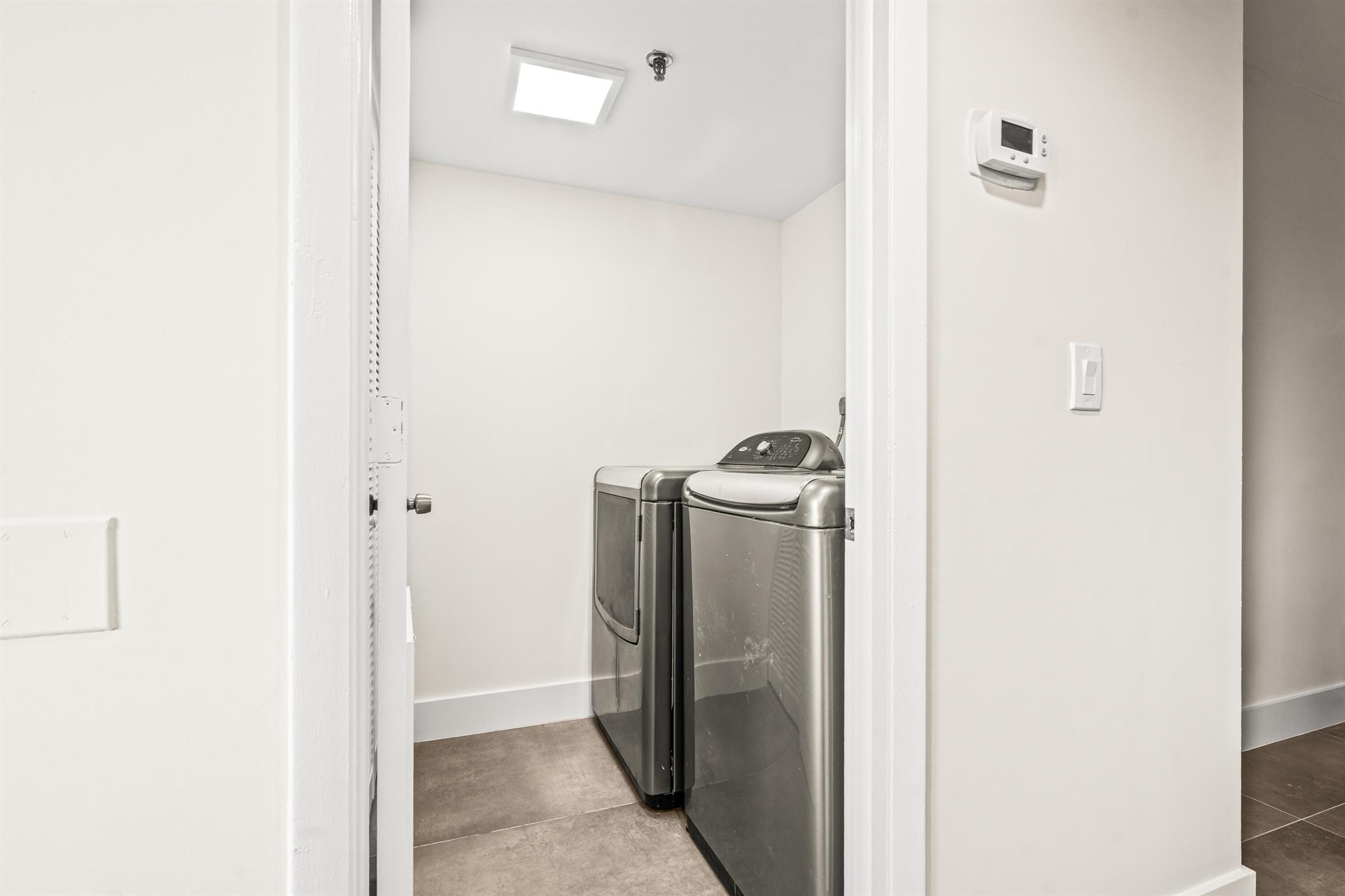 HUNTINGTON LAKES - Residential