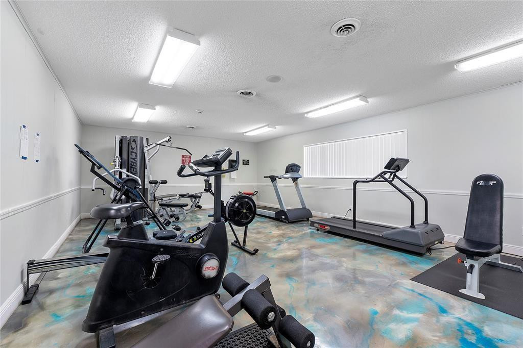 ORIOLE GOLF & TENNIS CLUB - Residential