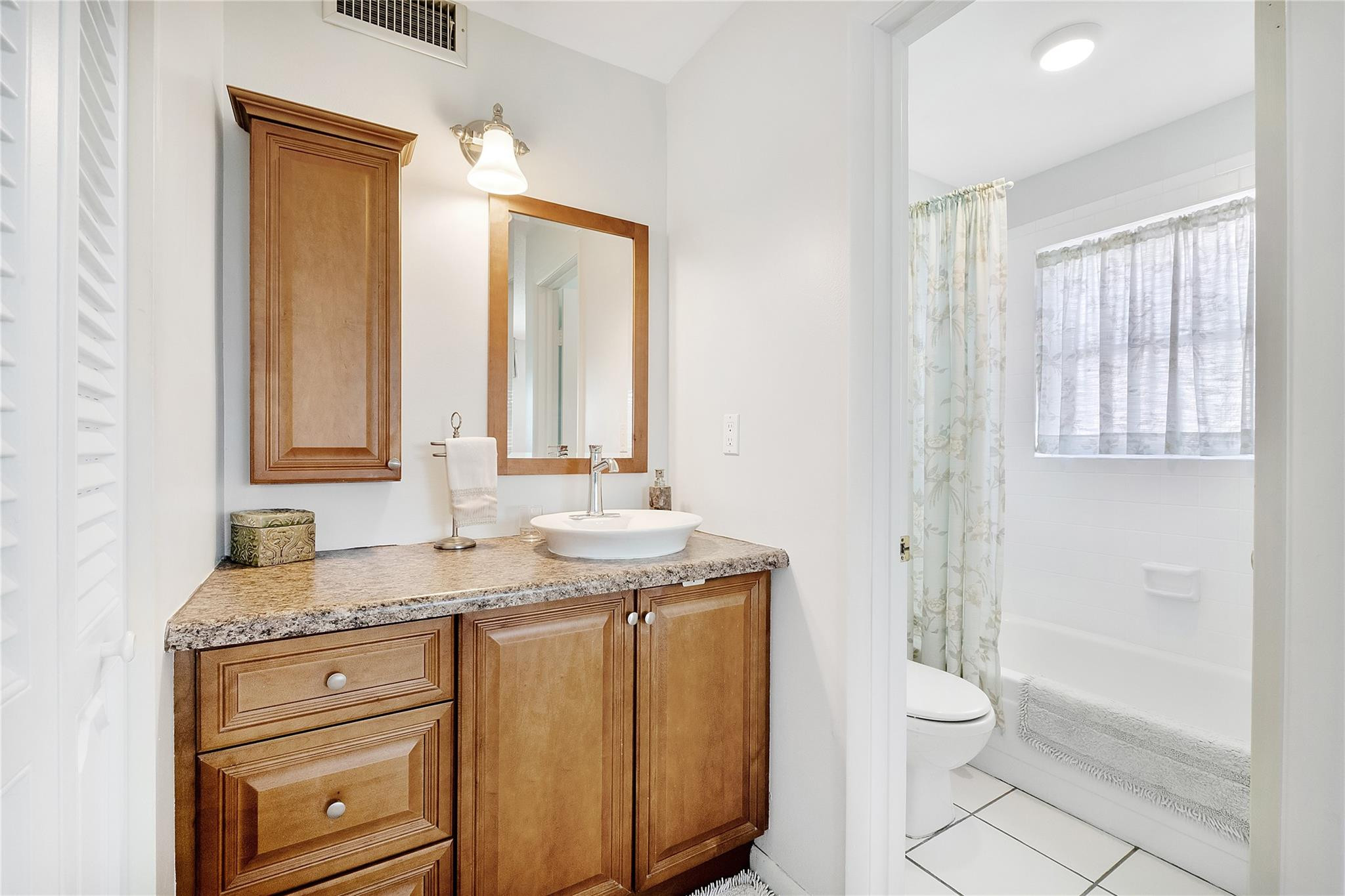 ORIOLE GOLF & TENNIS CLUB - Residential