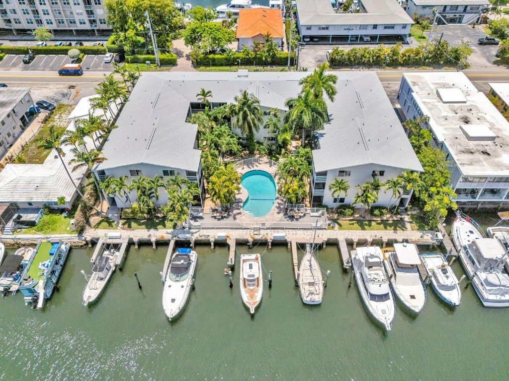Photo of 1535 SE 15th Street #305, Fort Lauderdale, FL 33316 (MLS # F10515751)