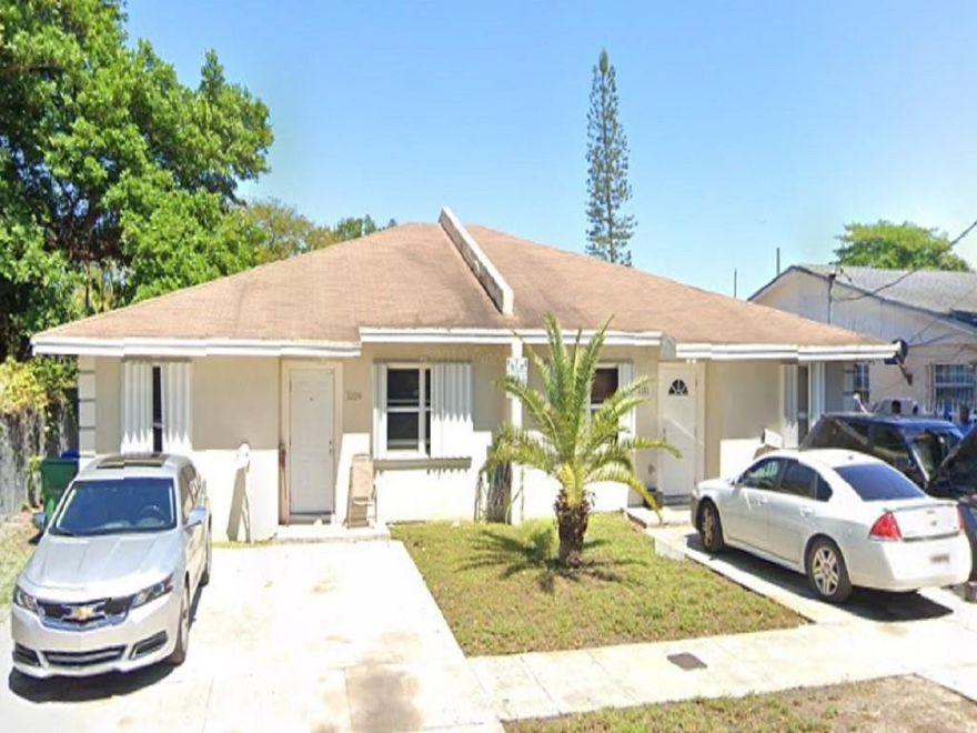 . To schedule showing or for more info call or text landlord 954-668-3997