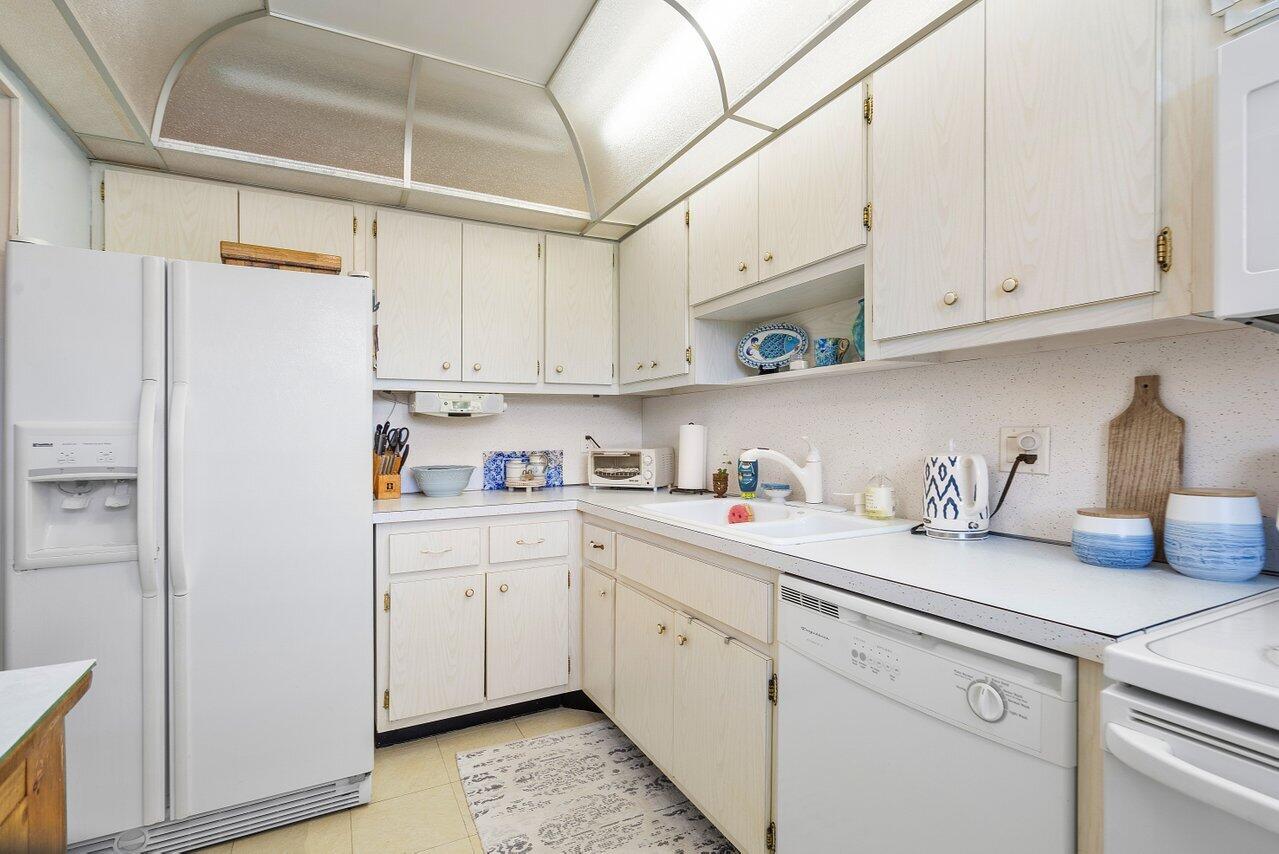 555 NW 4TH Avenue 2150