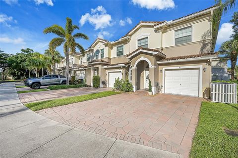 81 Legacy Court Delray Beach FL 33445