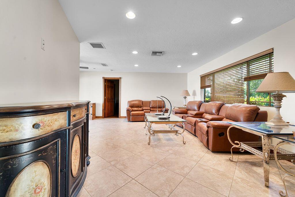 2550 Lochmore Road