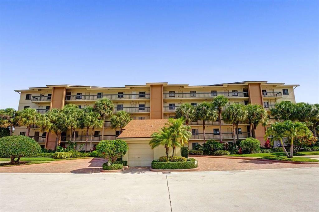 Photo of 1101 Seafarer Circle #105, Jupiter, FL 33477 (MLS # R10714195)