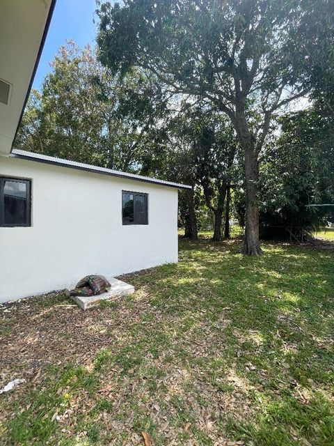 Single Family Residence in Lauderhill FL 1581 32nd Ave Ave 13.jpg