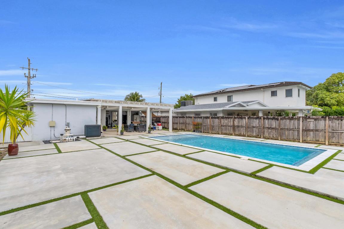 CORAL VILLAS - Residential