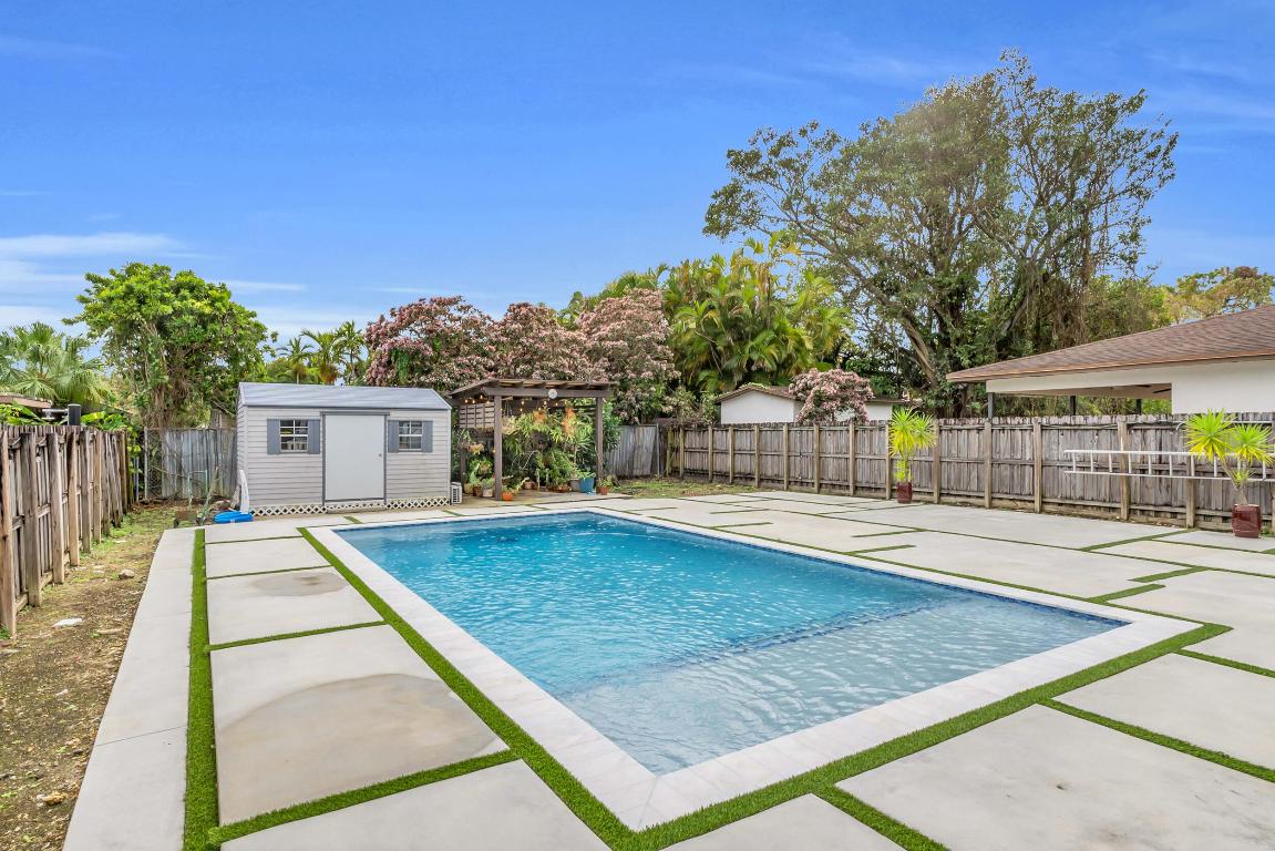 CORAL VILLAS - Residential