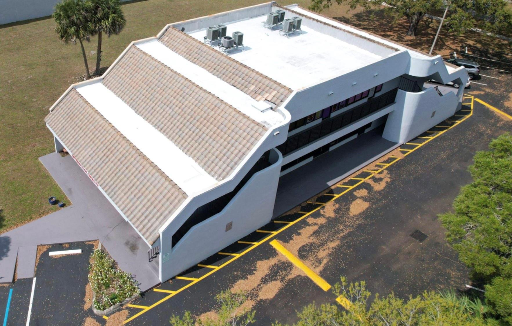 7801 W Commercial Blvd