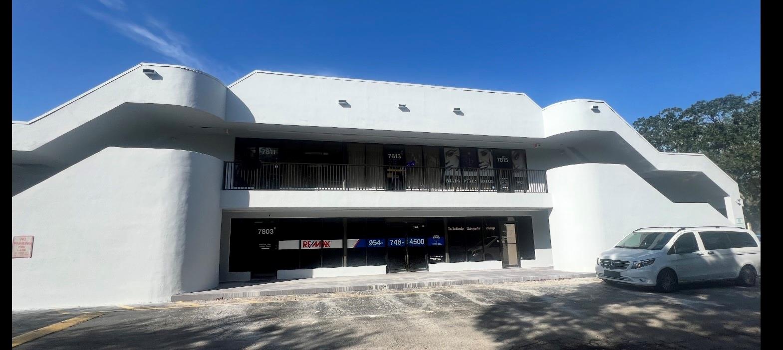 Office space for professional type business, accountant, attorney, insurance etc.
Approximately 600 ft.² with space for up to six cubicles. Mini kitchen and bathroom, water included, tenant pays electric.