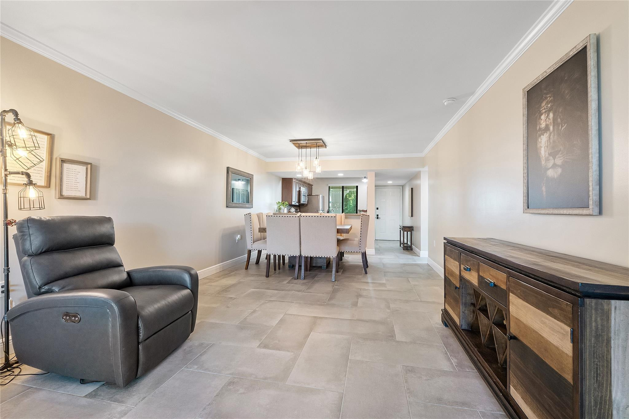 6181 Balboa Circle 403