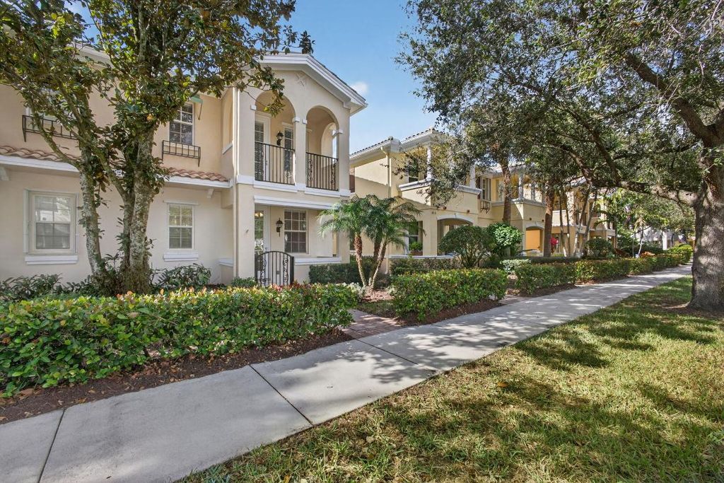 Photo of 4118 Parkside Drive, Jupiter, FL 33458 (MLS # R11151948)