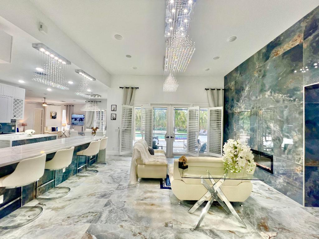 15700 Carrera Lane, Wellington, FL, 33414/$1,450,000 1 15700 Carrera Lane