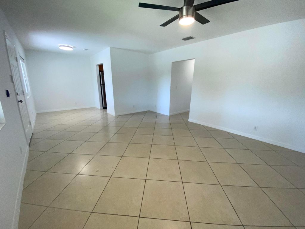 Photo of 1014 NE 9th Avenue #7, Delray Beach, FL 33483 (MLS # R10991612)