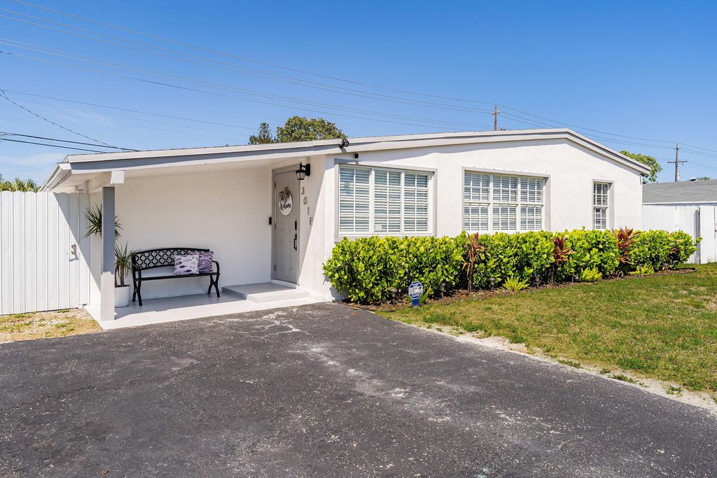 Photo of 3018 French Avenue, Lake Worth, FL 33461 (MLS # R11028937)