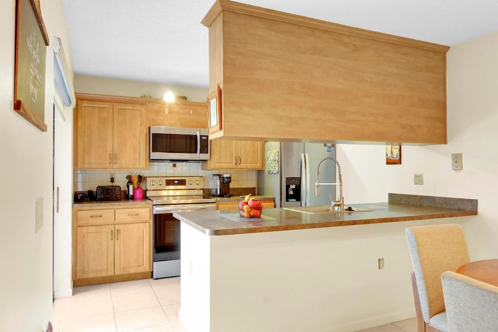 Photo of 408 Live Oak Lane, Boynton Beach, FL 33436 (MLS # R11156582)