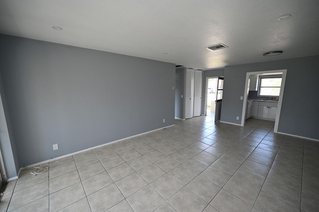 Photo of 2681 W Barkley Dr Drive W #B, West Palm Beach, FL 33415 (MLS # B26005971)