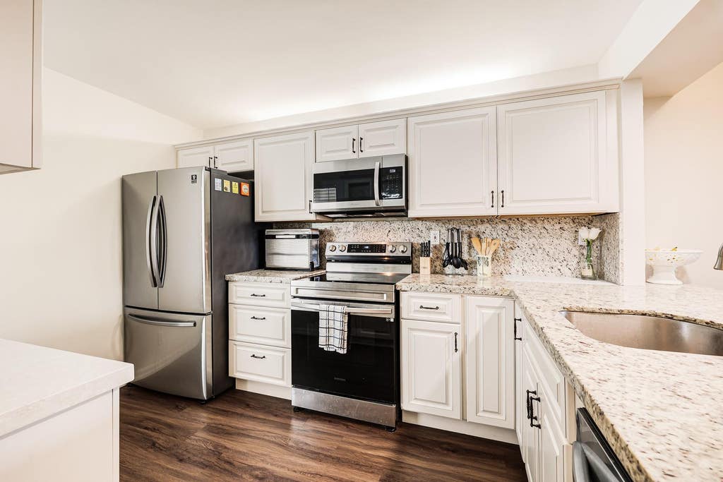 Photo of 6 Royal Palm Way #303, Boca Raton, FL 33432 (MLS # B26049536)