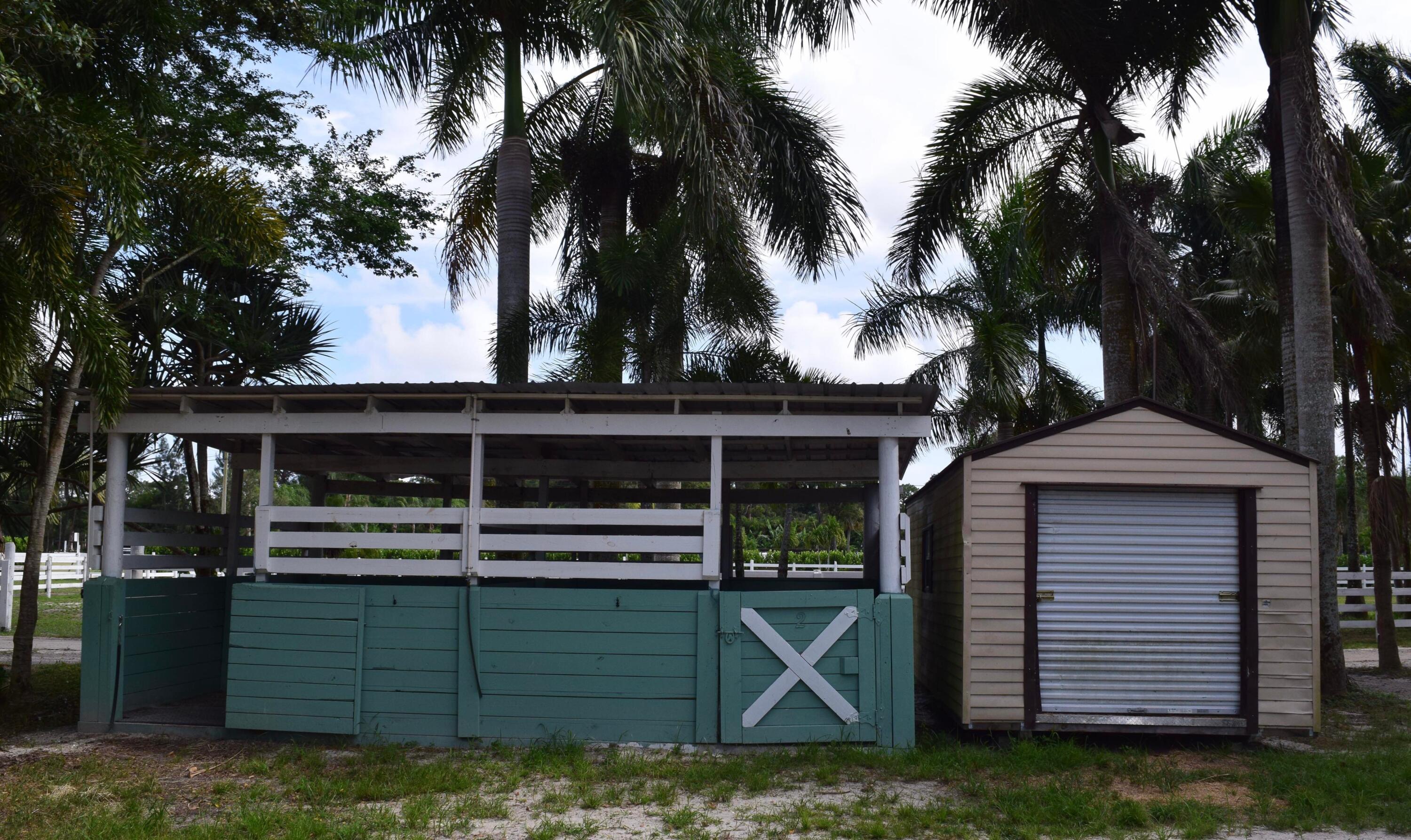 LOXAHATCHEE GROVES - Land