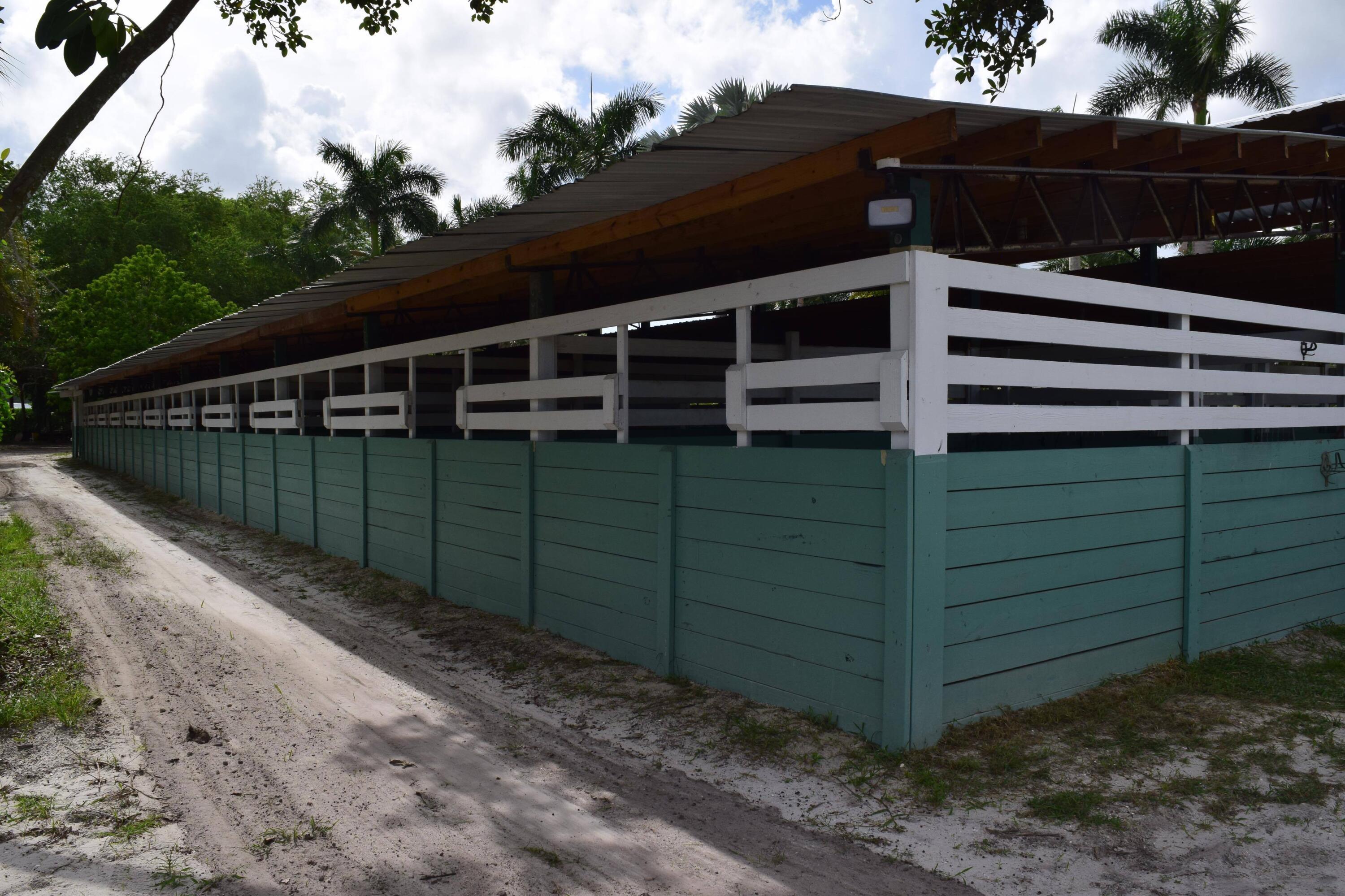 LOXAHATCHEE GROVES - Land