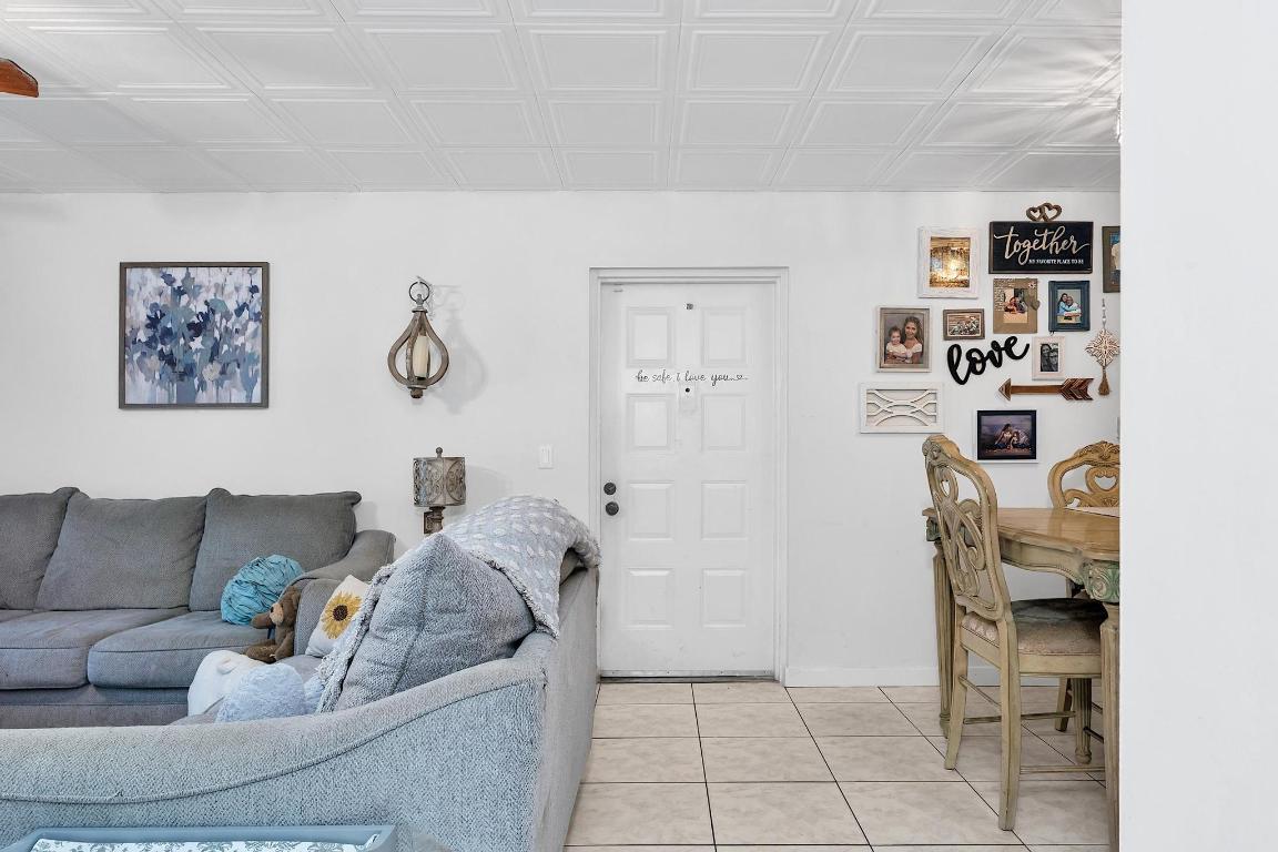 PINE RIDGE NORTH VILLAGE III CONDO - Residential