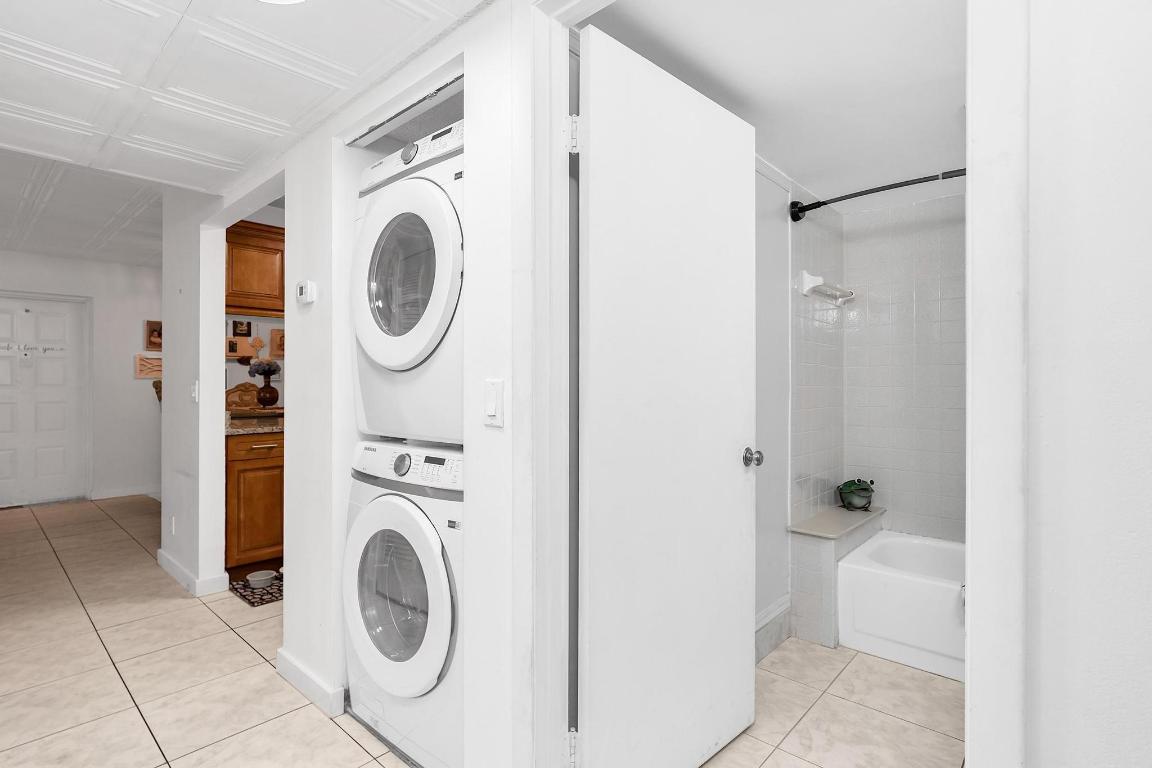 PINE RIDGE NORTH VILLAGE III CONDO - Residential