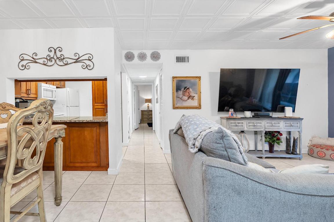 PINE RIDGE NORTH VILLAGE III CONDO - Residential