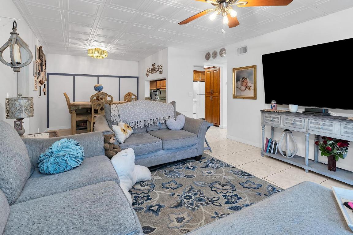 PINE RIDGE NORTH VILLAGE III CONDO - Residential